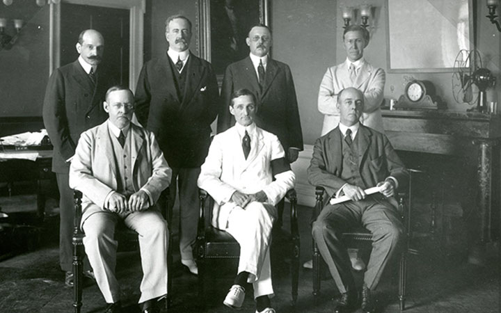 Front row, L-R:&nbsp;Charles Hamlin, William McAdoo, Frederic Delano. Back row, L-R:&nbsp;Paul&nbsp;Warburg, John Shelton Williams, W.P.G. Harding, A.C. Miller.