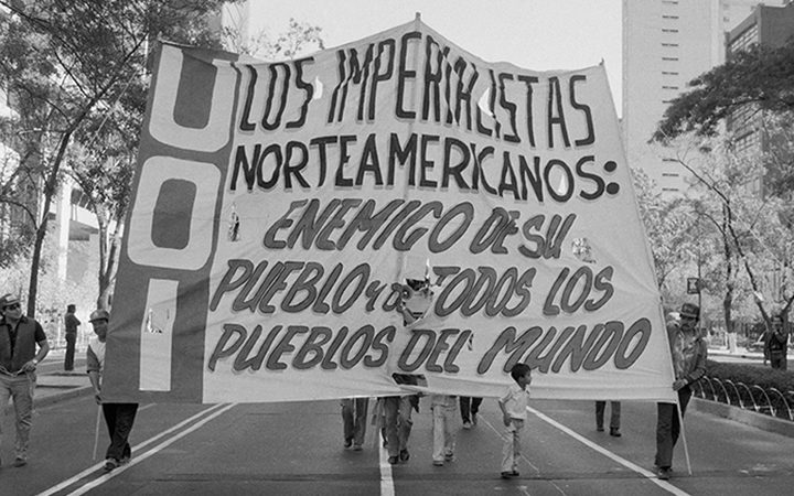 Demonstrators in Mexico City march in protest of the International Monetary Fund and the Mexican government, 1986